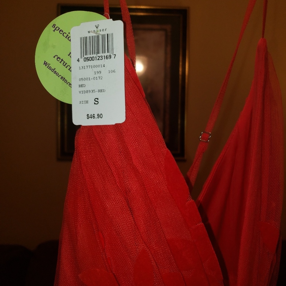 Dress - Picture 3 of 4